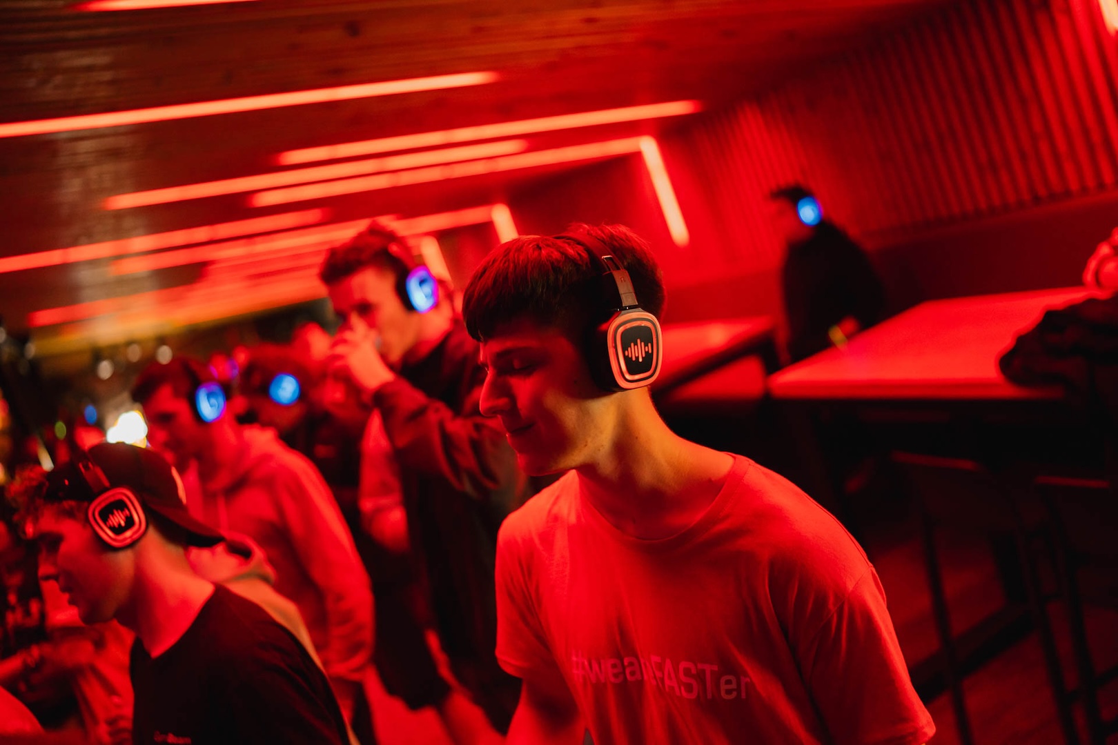 Silent Disco party SilentBeat sluchátka v klubu